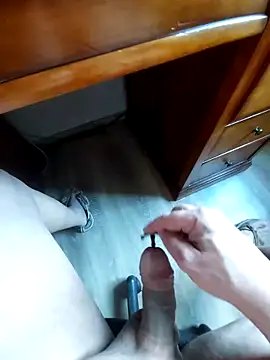 azery27000 online show from December 17, 1:40 pm