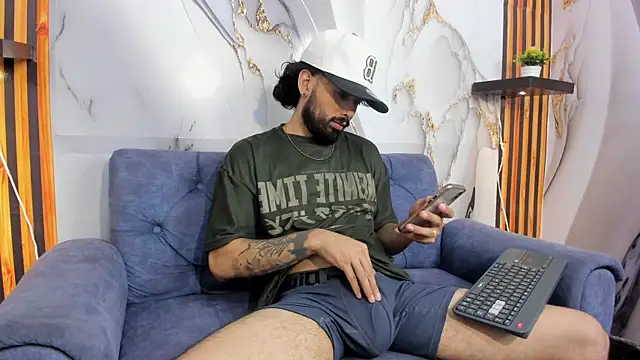 Sebastian Cortes69 online show from September 25, 7:35 pm
