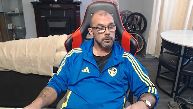 FatHairyGuy77 online show from October 16, 3:53 pm