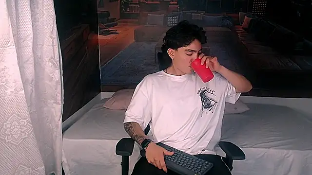 RomeoMillerr online show from December 18, 7:32 pm