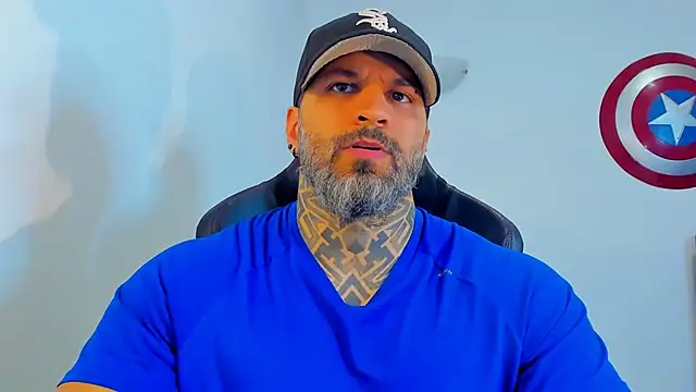 JoshRigby online show from April 18, 7:51 pm