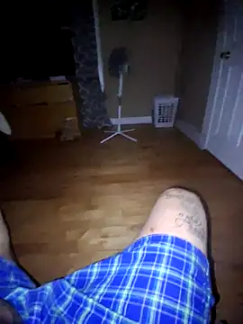 itsJrivera24 online show from October 3, 3:22 am