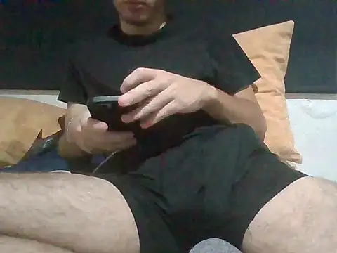 AlbertoRuiz086 online show from May 2, 9:12 am