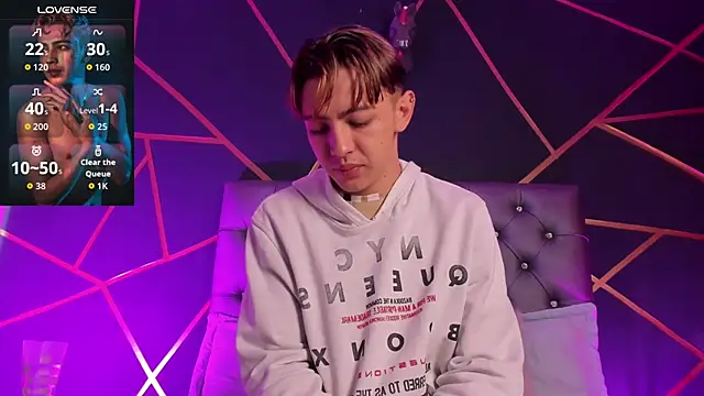 Lian Miller1  online show from April 28, 12:21 pm