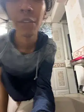 Snapshot of MadamLeRouge chatting on October 13, 10:16 pm MadamLeRouge online show from October 13, 10:16 pm