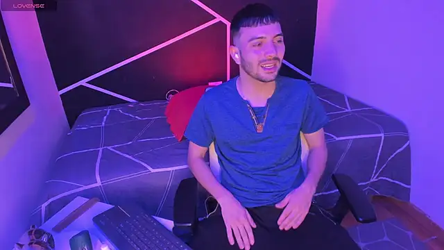 VynnyBlacke  online show from November 29, 11:18 pm