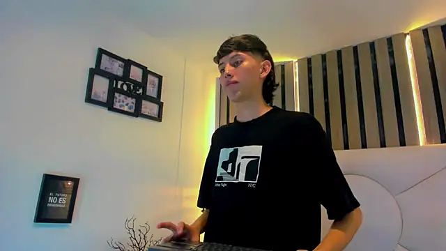 thaigo twink38 online show from April 14, 3:28 am