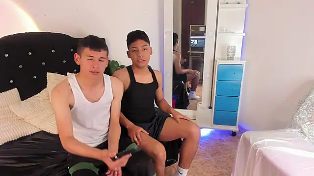 paradise twink online show from September 27, 4:32 am