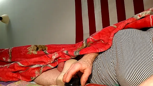 whitesmoothrod9 online show from November 13, 6:40 am