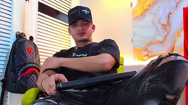 daniscot online show from November 29, 8:11 pm