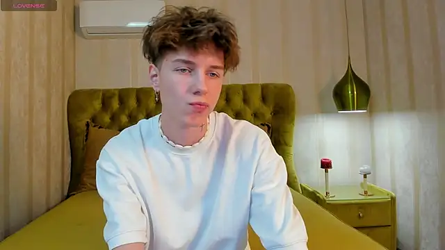 Kai Morgan online show from September 28, 1:42 pm