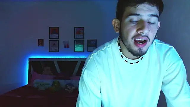 Sebasxxl12 online show from March 27, 1:43 am