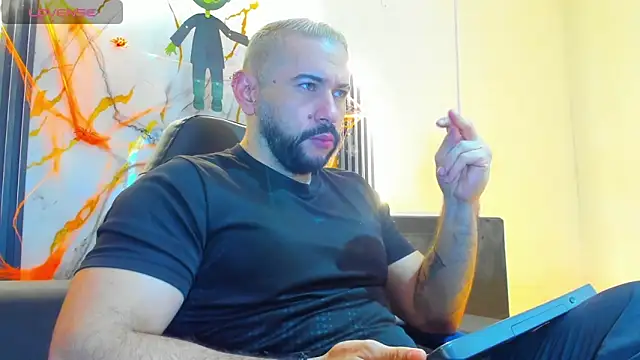 Snapshot of isaac_franko chatting on October 28, 9:06 pm isaac franko online show from October 28, 9:06 pm