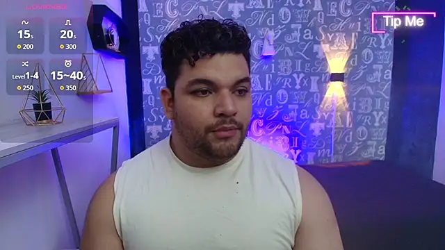 Snapshot of Adonis_Walker chatting on October 1, 8:46 pm Adonis Walker online show from October 1, 8:46 pm