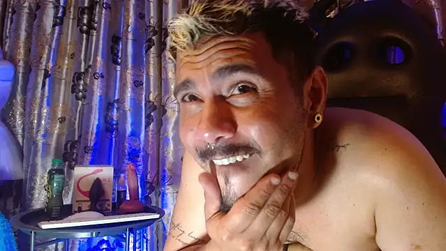 Snapshot of GSUS_PATRICK chatting on October 18, 3:33 am GSUS PATRICK online show from October 18, 3:33 am
