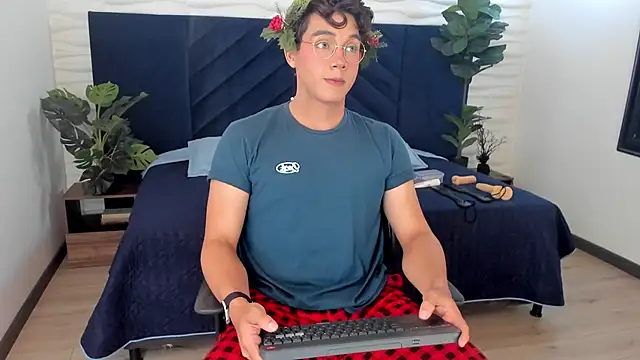 DyllanCooper online show from November 28, 12:40 pm