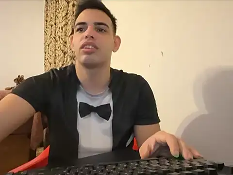 Snapshot of _Djonson_ chatting on October 5, 7:51 pm Djonson online show from October 5, 7:51 pm
