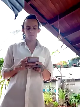 monroedelrey online show from February 18, 8:39 pm