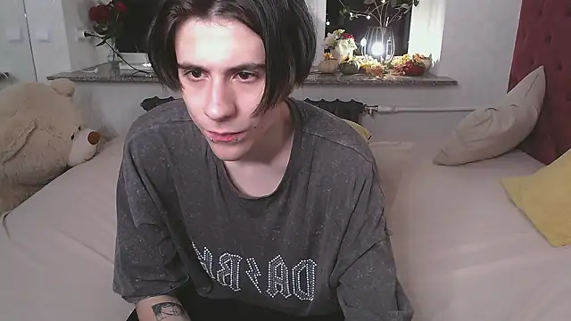 Ellis Rin online show from November 26, 9:07 pm