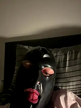 Charleshottie online show from September 29, 8:37 pm