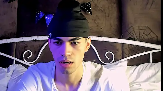 JaremyHarris online show from November 1, 8:13 pm