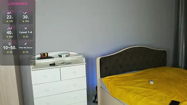 KaiChicken online show from April 24, 1:24 pm