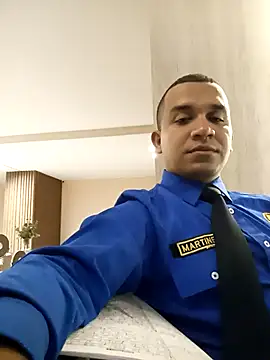 Roberto27051 online show from October 7, 3:10 am