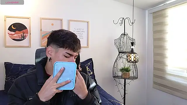 kevienmiet online show from October 23, 11:46 am