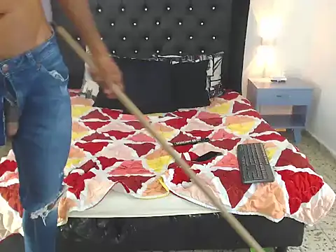 Snapshot of Stanley_Black chatting on October 18, 2:55 pm Stanley Black online show from October 18, 2:55 pm