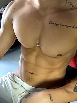 Snapshot of EntregadorDePau chatting on October 17, 2:10 pm EntregadorDePau online show from October 17, 2:10 pm