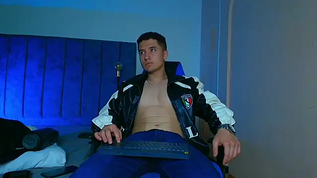 EthanConnor  online show from September 30, 12:31 pm