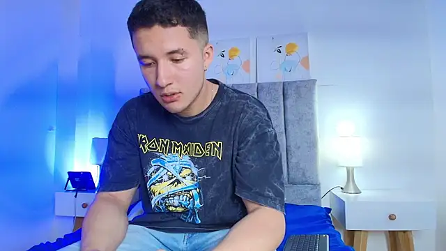 EthanConnor  online show from November 10, 8:14 pm