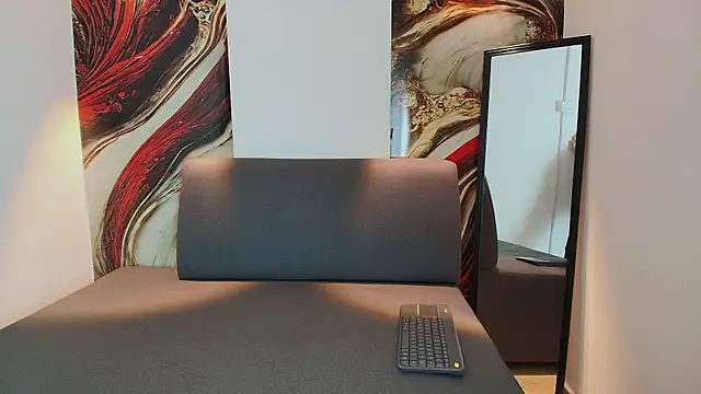 ISRAEL GRAY online show from November 4, 7:48 pm