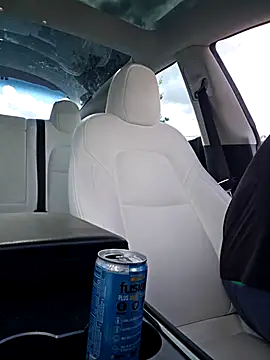 Roddog18 online show from November 17, 7:28 pm