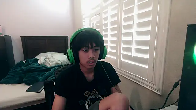 Snapshot of youngasianboy2007 chatting on October 24, 5:25 pm youngasianboy2007 online show from October 24, 5:25 pm