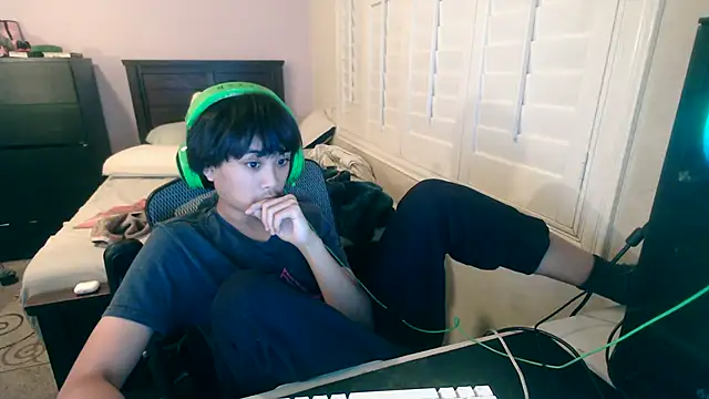 Snapshot of youngasianboy2007 chatting on October 22, 2:04 am youngasianboy2007 online show from October 22, 2:04 am