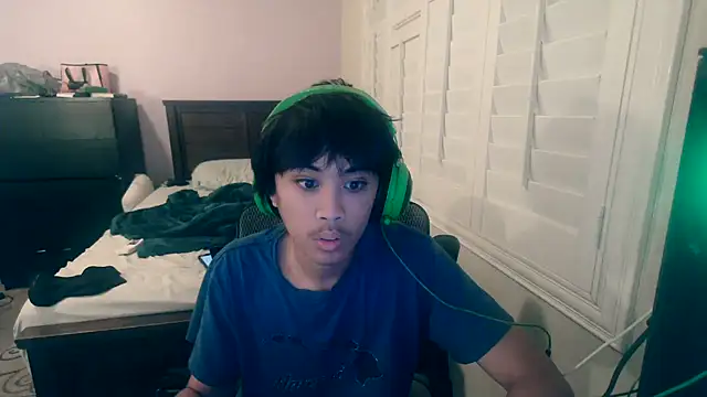 Snapshot of youngasianboy2007 chatting on October 27, 5:10 am youngasianboy2007 online show from October 27, 5:10 am