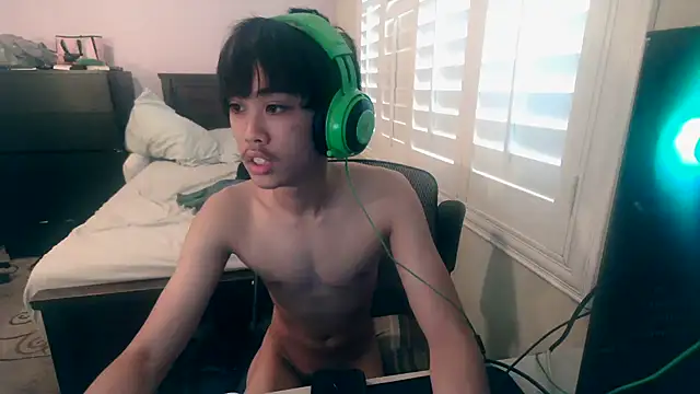 Snapshot of youngasianboy2007 chatting on October 25, 5:36 pm youngasianboy2007 online show from October 25, 5:36 pm