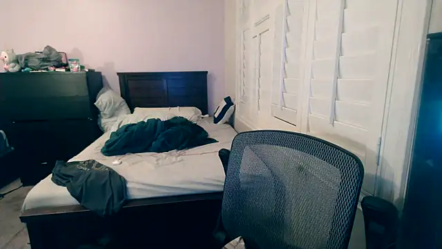 Snapshot of youngasianboy2007 chatting on October 14, 1:45 am youngasianboy2007 online show from October 14, 1:45 am