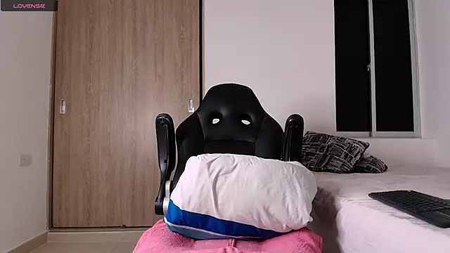 rick grimes25 online show from December 16, 3:13 am