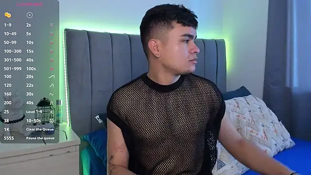 JARETHH online show from October 18, 1:05 pm