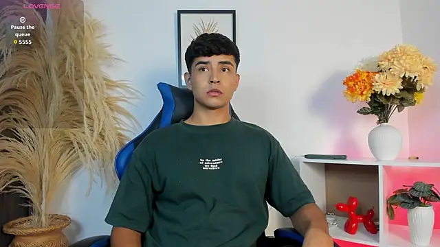 Thiago Connor21 online show from May 14, 11:25 pm