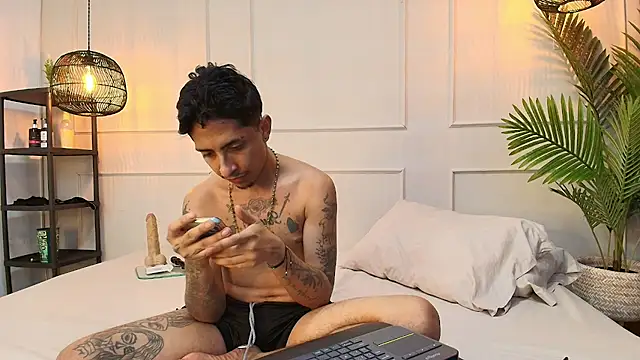 fkenneth macias online show from October 21, 3:53 am