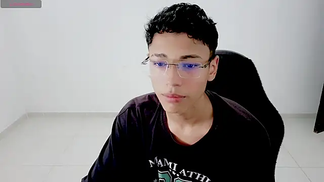 Im david02 online show from April 21, 2:01 pm