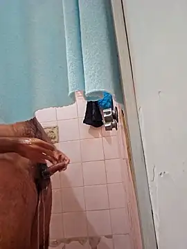 Snapshot of flakito1530 chatting on October 18, 10:47 pm flakito1530 online show from October 18, 10:47 pm