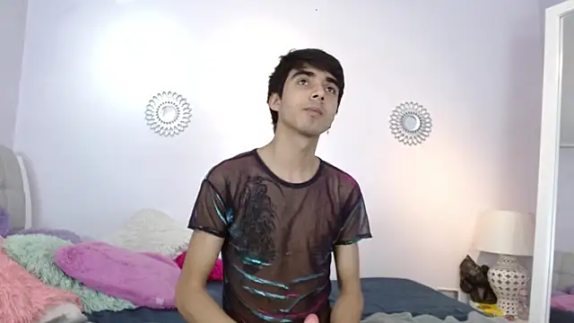 Hottie Guy online show from December 22, 5:43 pm