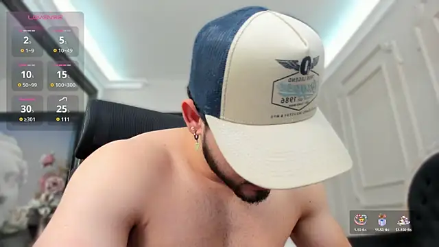 Snapshot of ElianKeiser chatting on October 12, 2:55 pm ElianKeiser online show from October 12, 2:55 pm