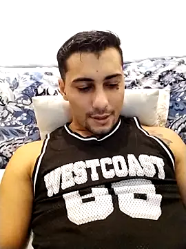 Snapshot of gooddboy01 chatting on October 21, 8:12 pm gooddboy01 online show from October 21, 8:12 pm