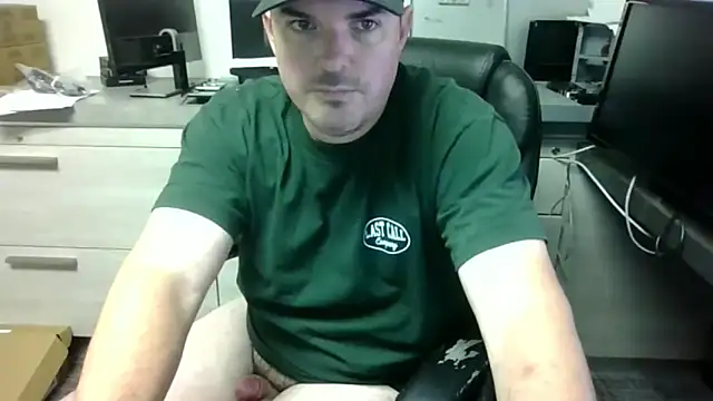 littleguy11 online show from October 1, 9:41 pm