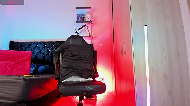  Duriel online show from April 25, 10:29 pm